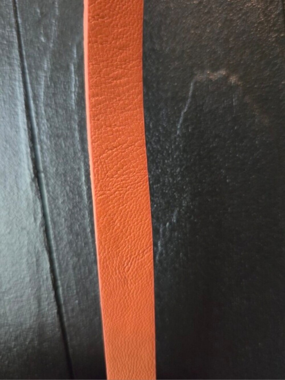 Women's Thin Faux Leather Belt in Tan -For A Size Large - Picture 5 of 6